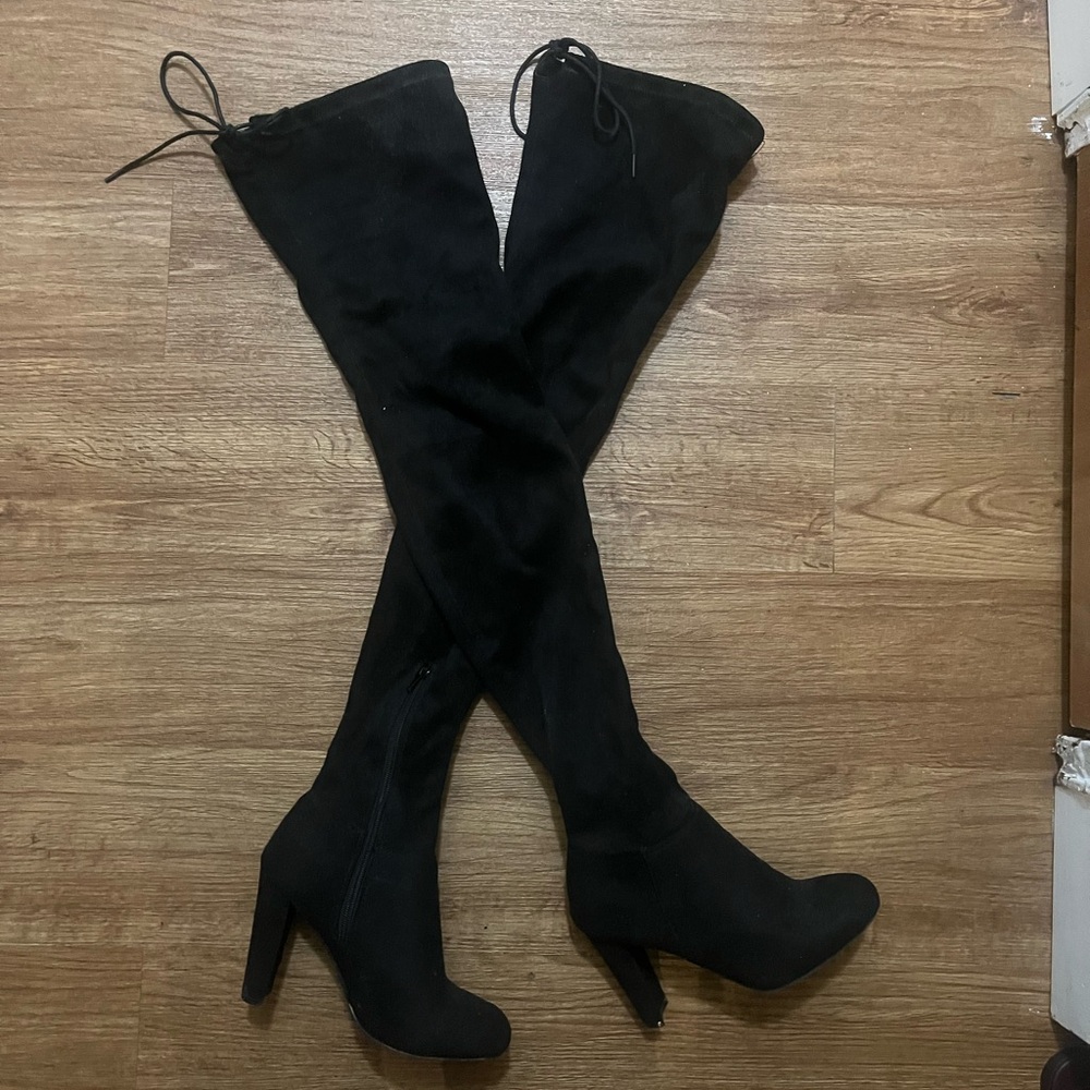 Elegant Black Over-the-Knee Boots